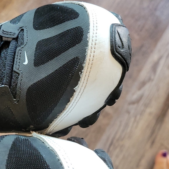 Nike Men's Reax 8 TR Training Shoe - Picture 2 of 9